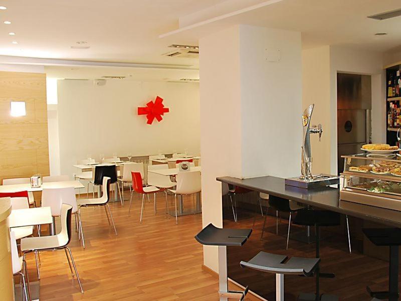 Hotel Trefacio Zamora Bagian luar foto